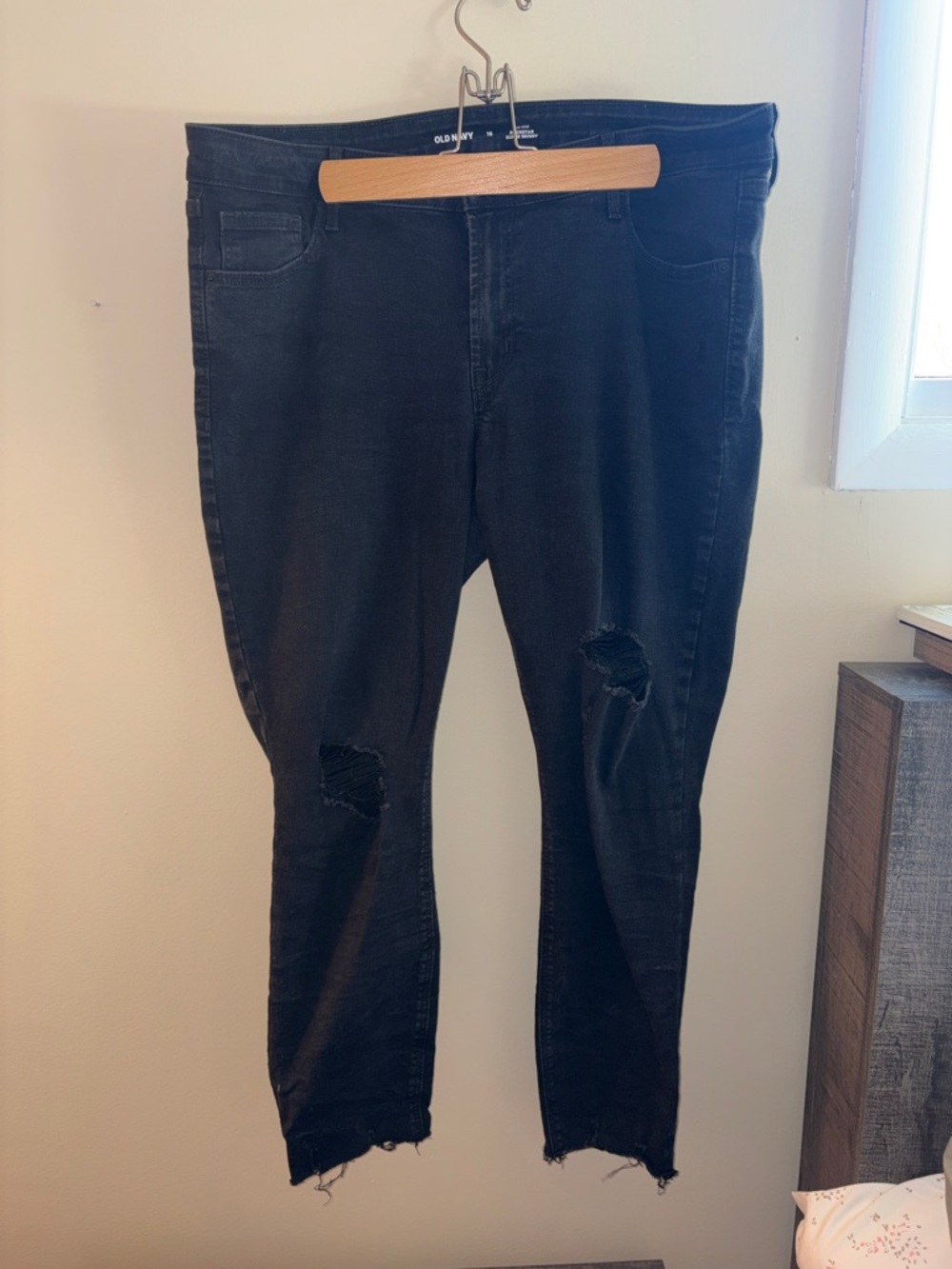 Old Navy Black Skinny Jeans with Knee Rips